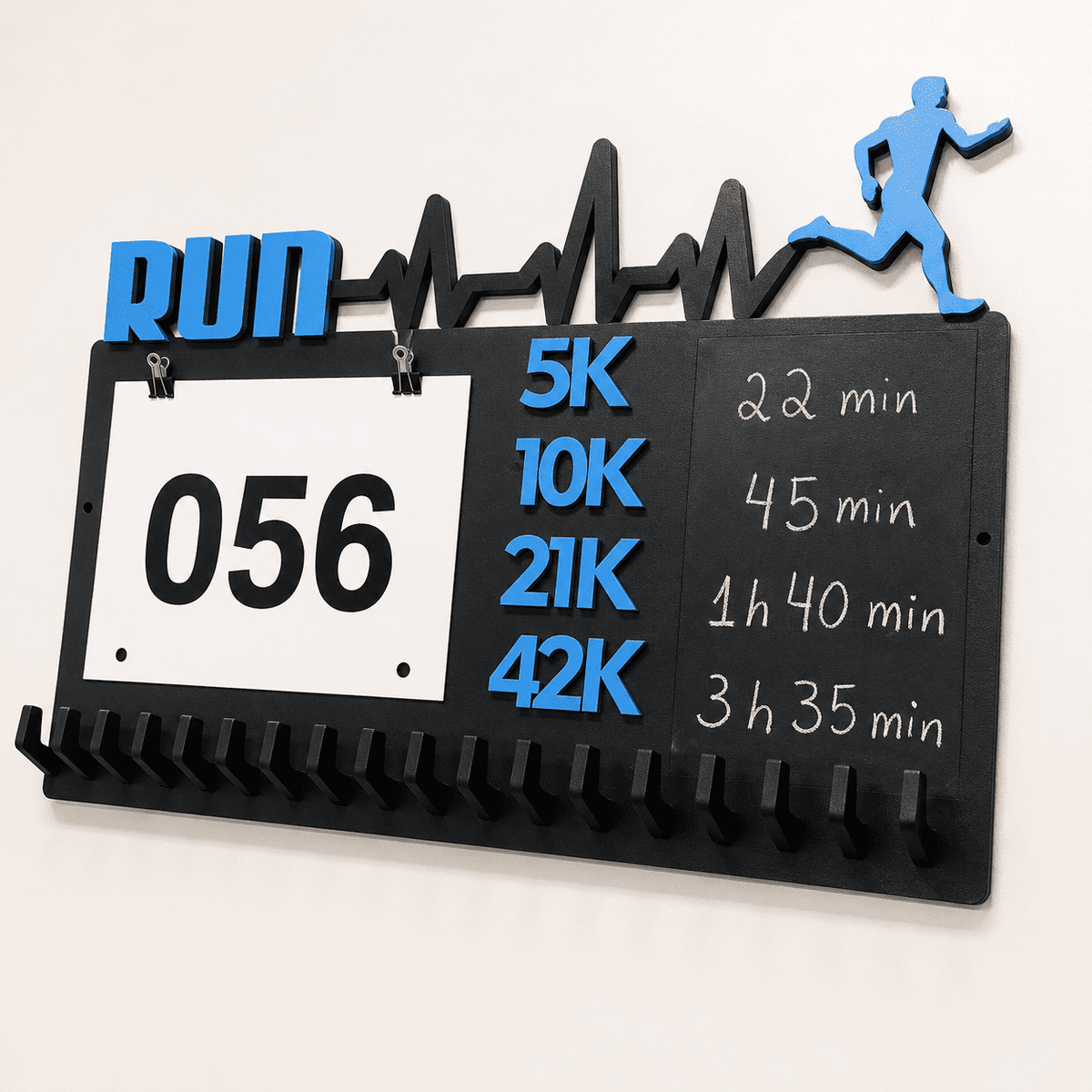 Kit de Porta-Medalhas MDF 3 em 1 Áreas Número Peito e Recorde  MySteps VictoryHanger® 50x30 cm Suporte Mais de 100 Medalhas + Giz de Lousa Parafusos e Buchas
