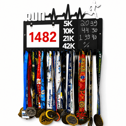 Kit de Porta-Medalhas MDF 3 em 1 Áreas Número Peito e Recorde  MySteps VictoryHanger® 50x30 cm Suporte Mais de 100 Medalhas + Giz de Lousa Parafusos e Buchas