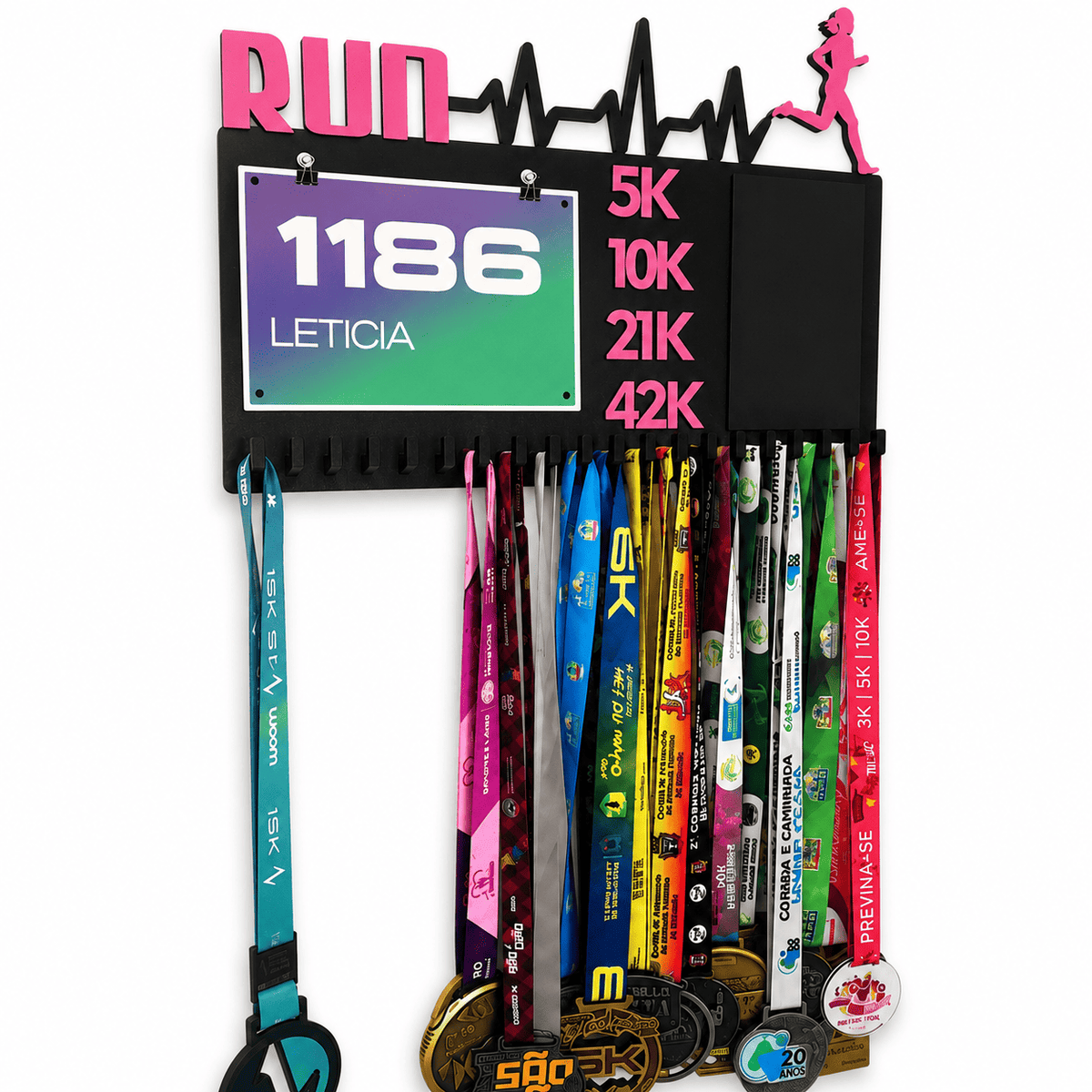 Kit de Porta-Medalhas MDF 3 em 1 Áreas Número Peito e Recorde  MySteps VictoryHanger® 50x30 cm Suporte Mais de 100 Medalhas + Giz de Lousa Parafusos e Buchas