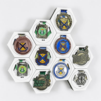 Kit de Porta-Medalhas Hexagonal Colmeia em MDF à Laser MySteps VictoryHive Expositor para Parede + Fita Dupla Face de Fixação